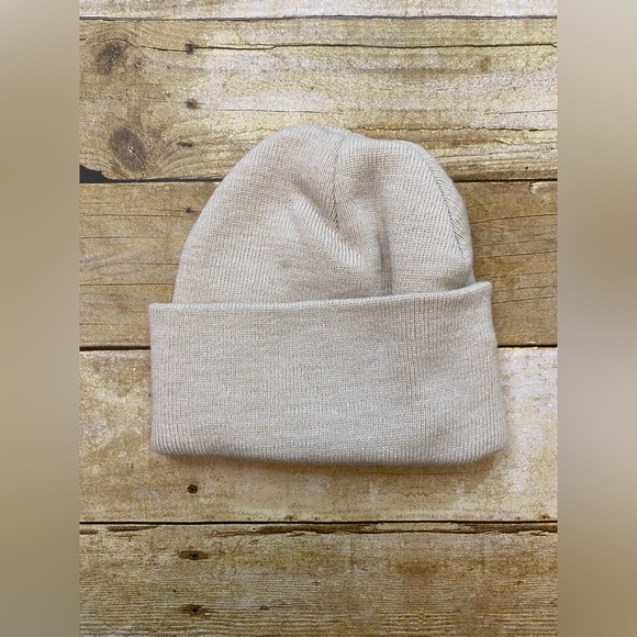 NWOT Urban Outfitters Iconic Butterfly Beanie - Picture 3 of 7